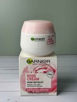 کرم آبرسان و مرطوب کننده گارنیر حاوی عصاره گل رز