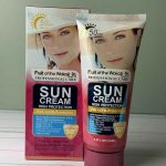 کرم ضد آفتاب بی رنگ وکالی SPF50 انواع پوست حجم 130 میلی‌لیتر