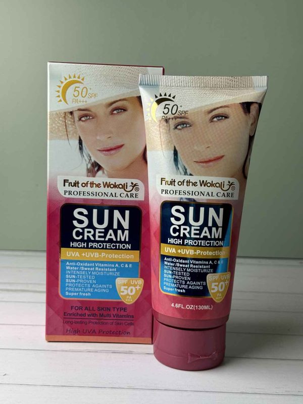 کرم ضد آفتاب بی رنگ وکالی SPF50 انواع پوست حجم 130 میلی‌لیتر