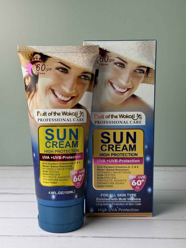 کرم ضدآفتاب بی رنگ وکالی SPF60 انواع پوست حجم 130 میلی‌لیتر