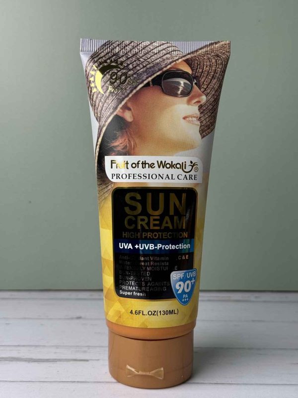 کرم ضد آفتاب بی رنگ وکالی SPF90 انواع پوست حجم 130 میلی‌لیتر