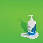 کرم مرطوب کننده پمپی QV مدل Replenishes حجم 500 میلی لیتر