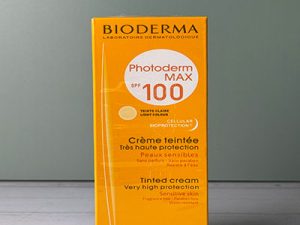 کرم ضدآفتاب رنگی بایودرما مدل Photoderm MAX SPF100 UVB