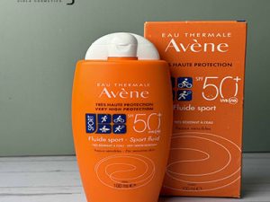 ضد آفتاب بی رنگ فلوئید اسپورت اون پوست حساس SPF50 حجم 100 میلیلیتر
