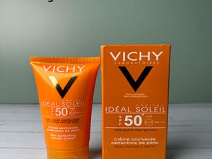 کرم ضدآفتاب ویشی Vichy مدل SPF50