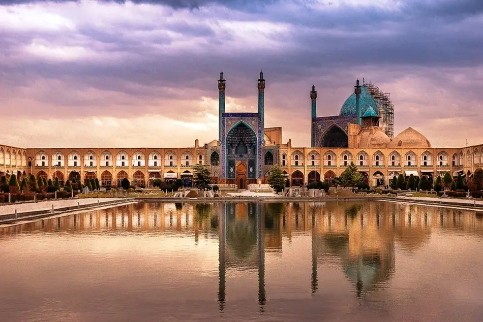 خرید عمده لوازم آرایشی و بهداشتی در اصفهان